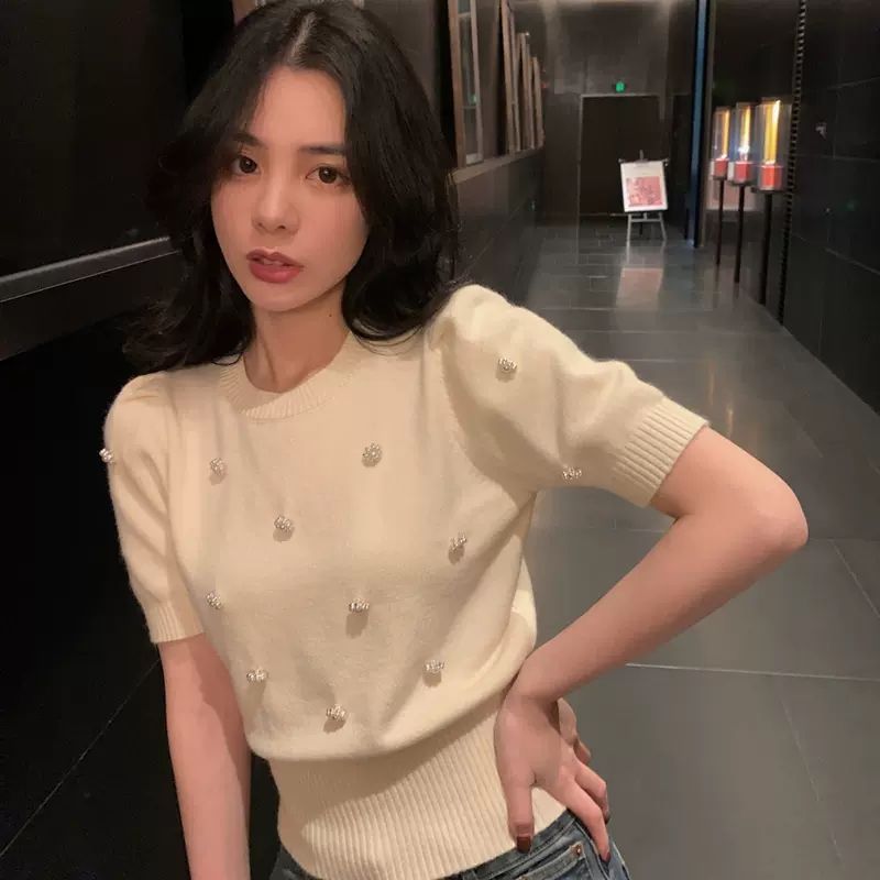 Straight-shoulder Short-sleeve Knit T-shirt