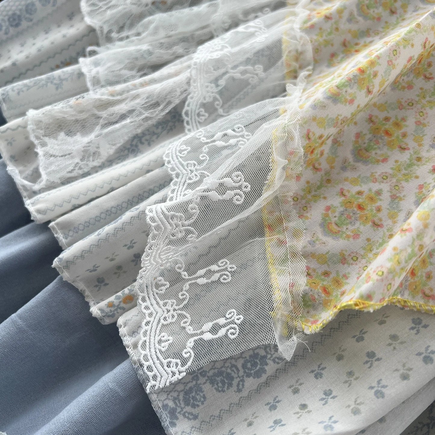 2025 Spring Fashion High Waist Slimming  Age Reducing Lace Patchwork Printed Women's Skirt