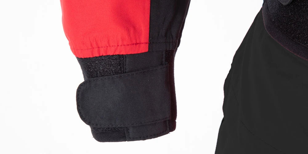 Dry diving suits, kayaking, paddleboarding and other water sports waterproof quick-drying clothing are all waterproof