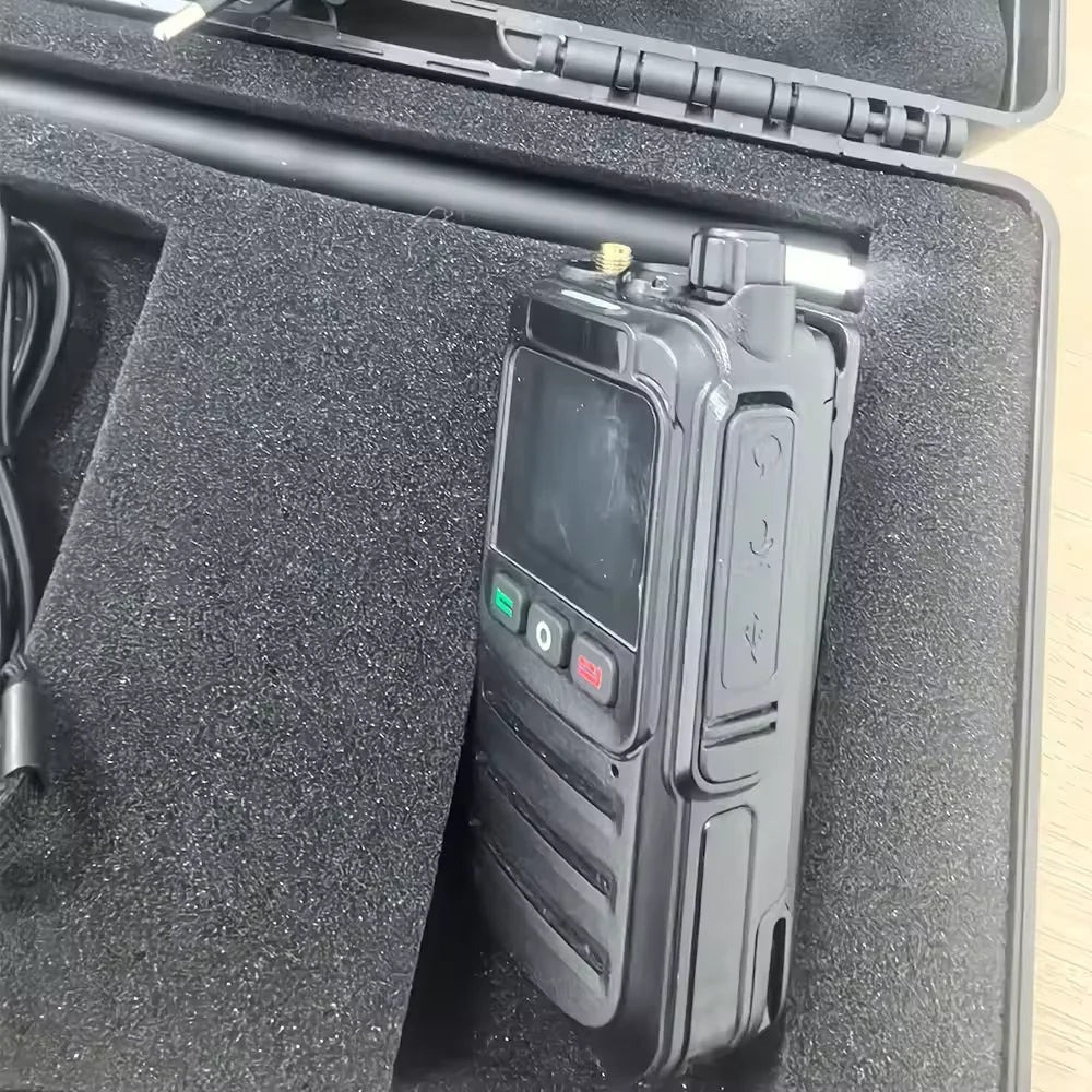 Drone Detector 2KM Long Distance UAV Detection Device Handheld 30-6400MHz Detection Drone Alarm Drone Video Transmission Signals