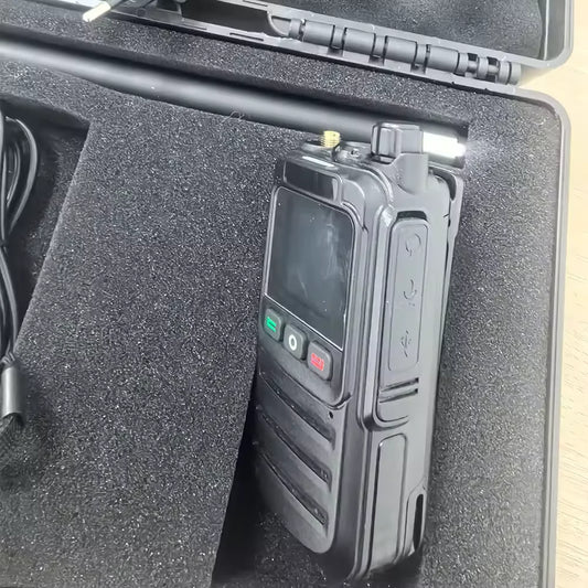 Drone Detector 2KM Long Distance UAV Detection Device Handheld 30-6400MHz Detection Drone Alarm Drone Video Transmission Signals