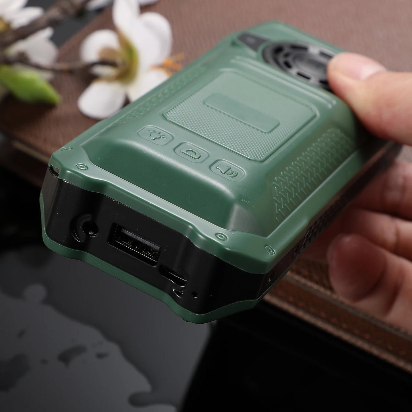 Rugged Mobile Phone M6000 GSM 2G Network 4 SIM Cards Magic Voice 3.5mm Jack 2.4'' Display Big Keyboard Cellphone For Elderly