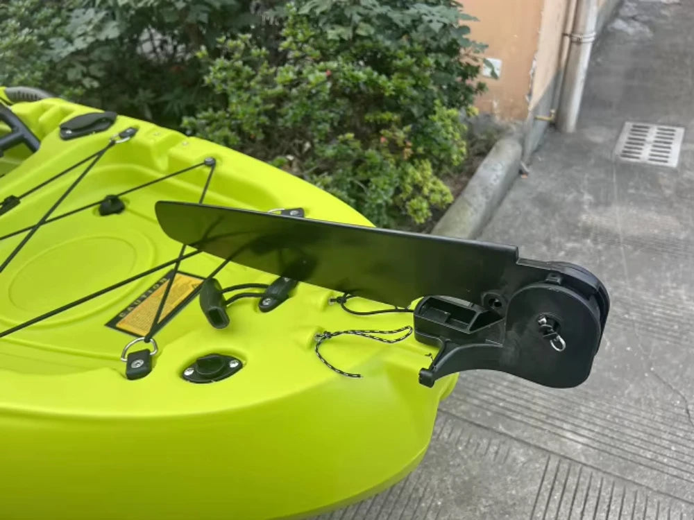 2025 Portable LLDPE Kayak With Split Hard Shell Electric Pedal-Driven Canoe For Solo Tandem Lake Sea Adventures Modular Assembly