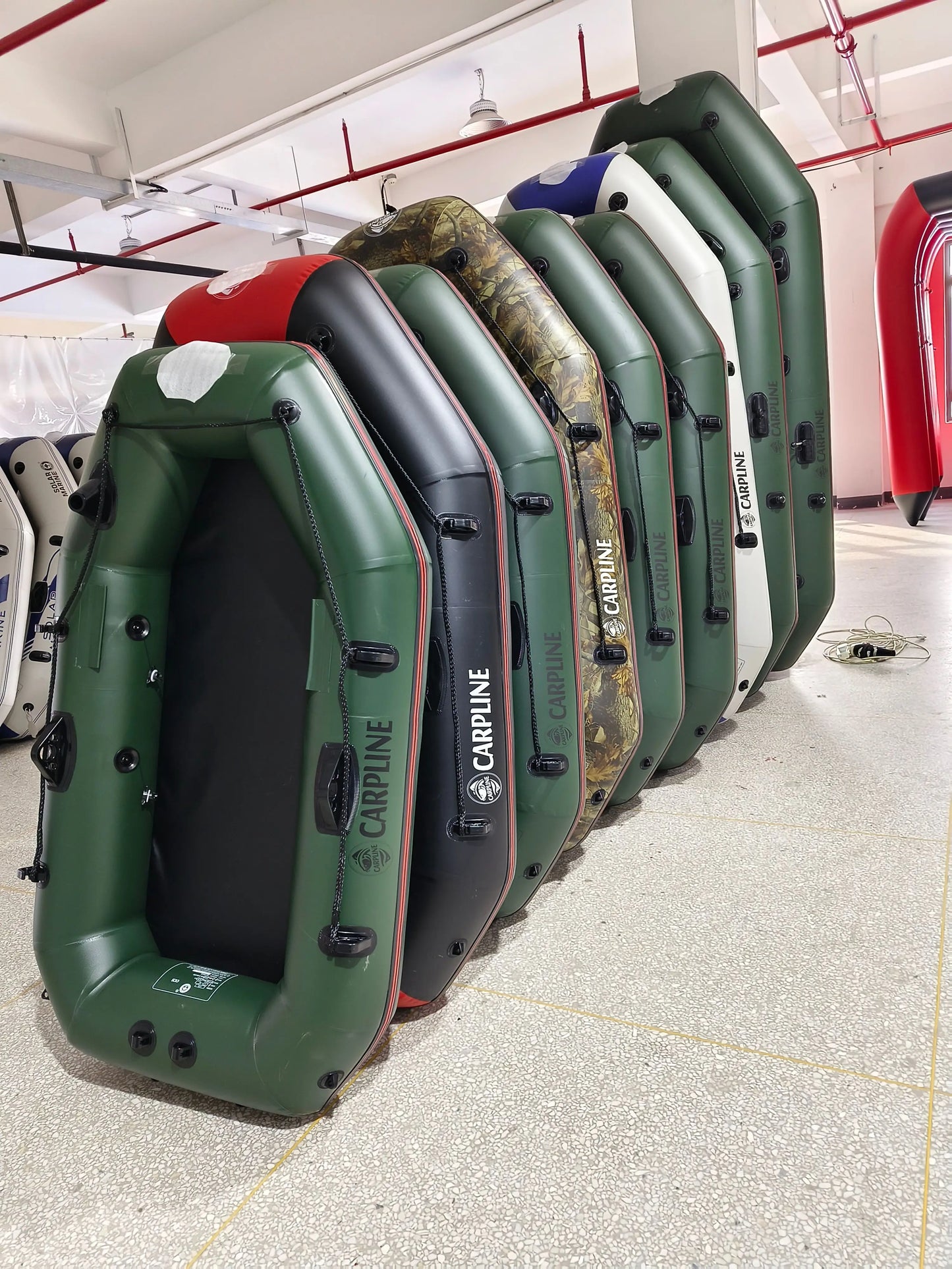2.7m Wood Floor PVC Inflatable Fishing Kayak 0.9 mm Thick Leisure Rowing Rubber Pontoon Boat Solar Kayak