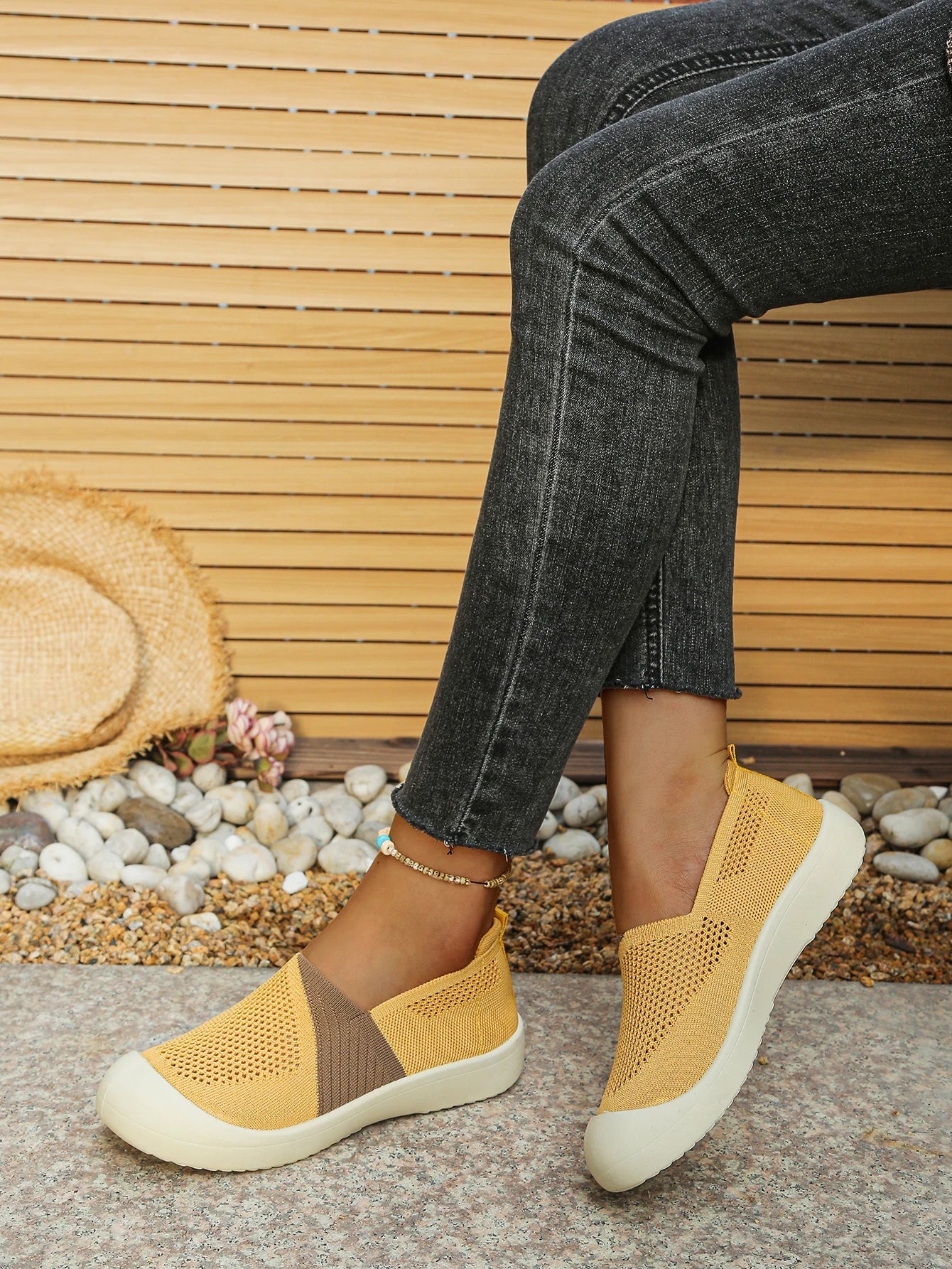 Women's shoes summer 2026  Single Shoes Dual-Tone Breathable Design Petite Fragrance Style Comfortable Footwear shoes woman