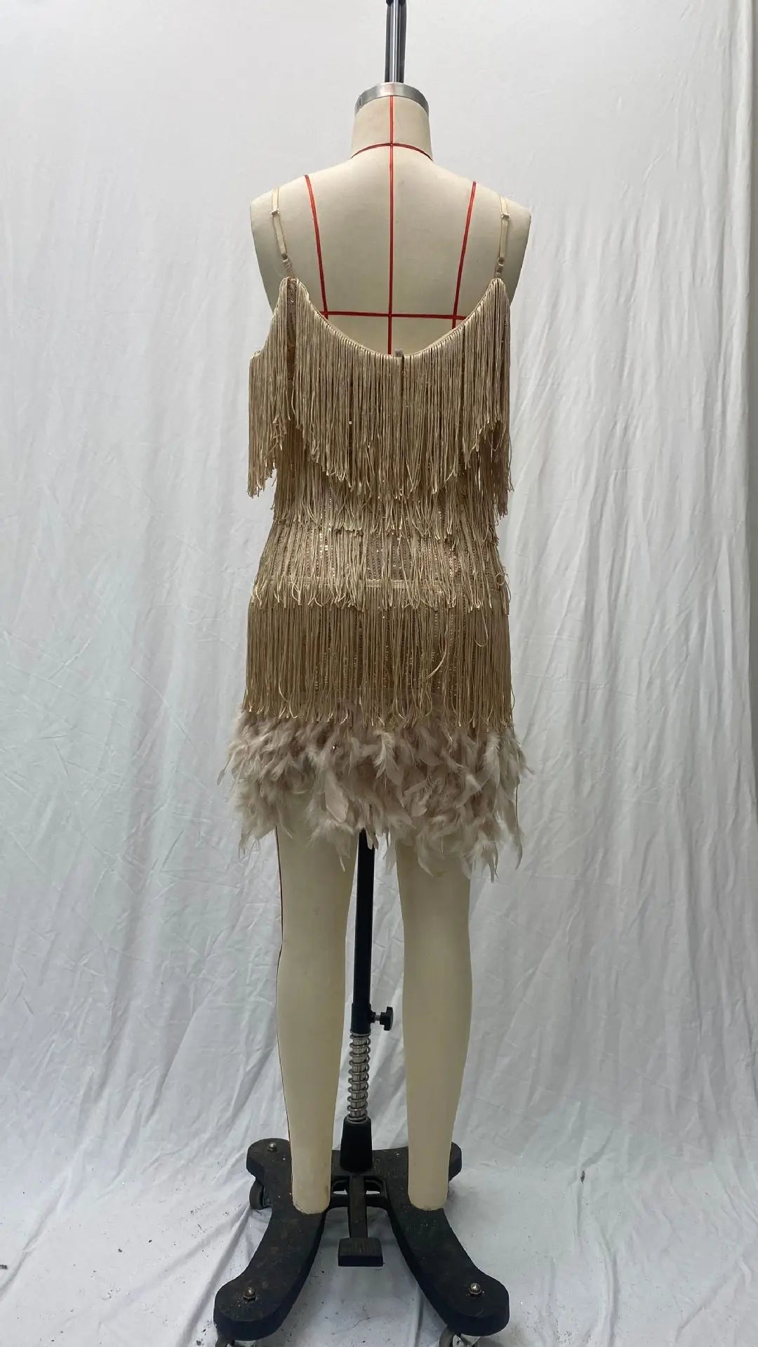 Summer Fashion Elegant Tassel Sequin Dress Women's Sexy Slim Sleeveless V-neck High Waist Suspender Feather Stitching Dresses