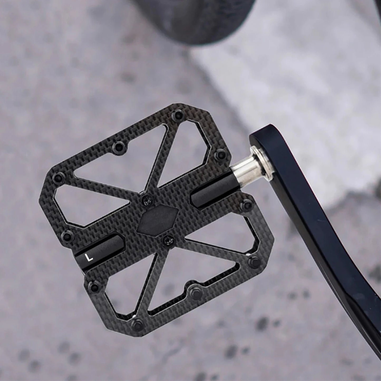 Bike Pedals Carbon Composite Three Bearings Non-slip Lightweight Pedals for Road Mountain Folding Bikes Road Bike Pedals