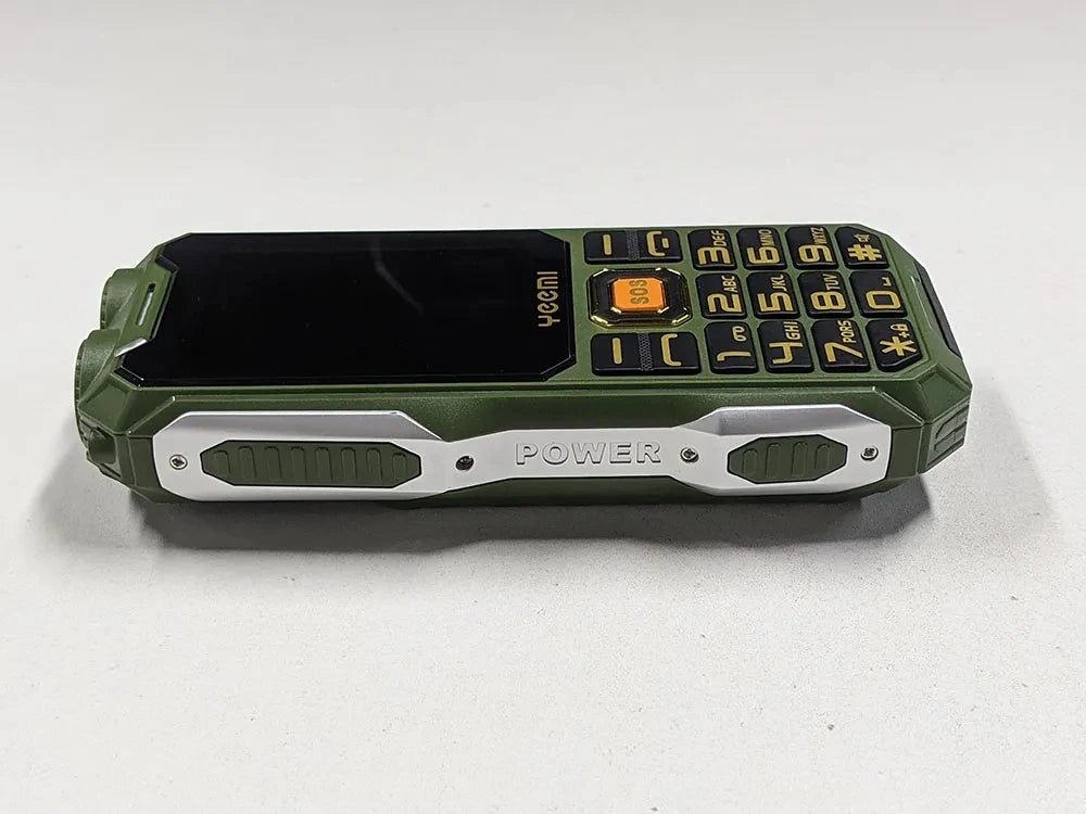 YEEMI Q8 GSM 2G Rugged Phone Big Battery Dual Flashlight 2.4inches HD Screen Dual SIM Mobile Phone Large Button Cellphone