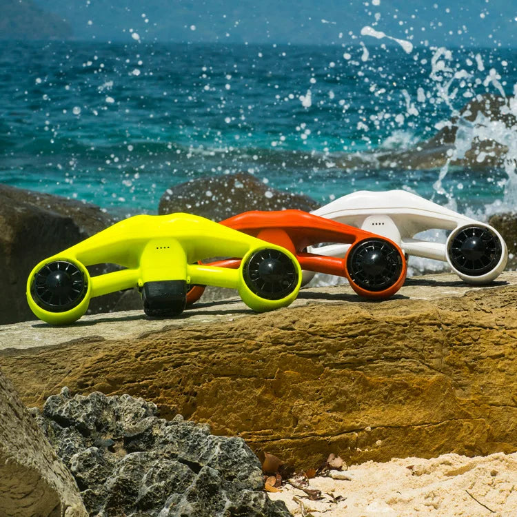 Electric Sea Scooter Portable 30 Meters Depth Underwater 35mins Running Time -10℃-40℃ Available Underwater Scooter 3.5kg