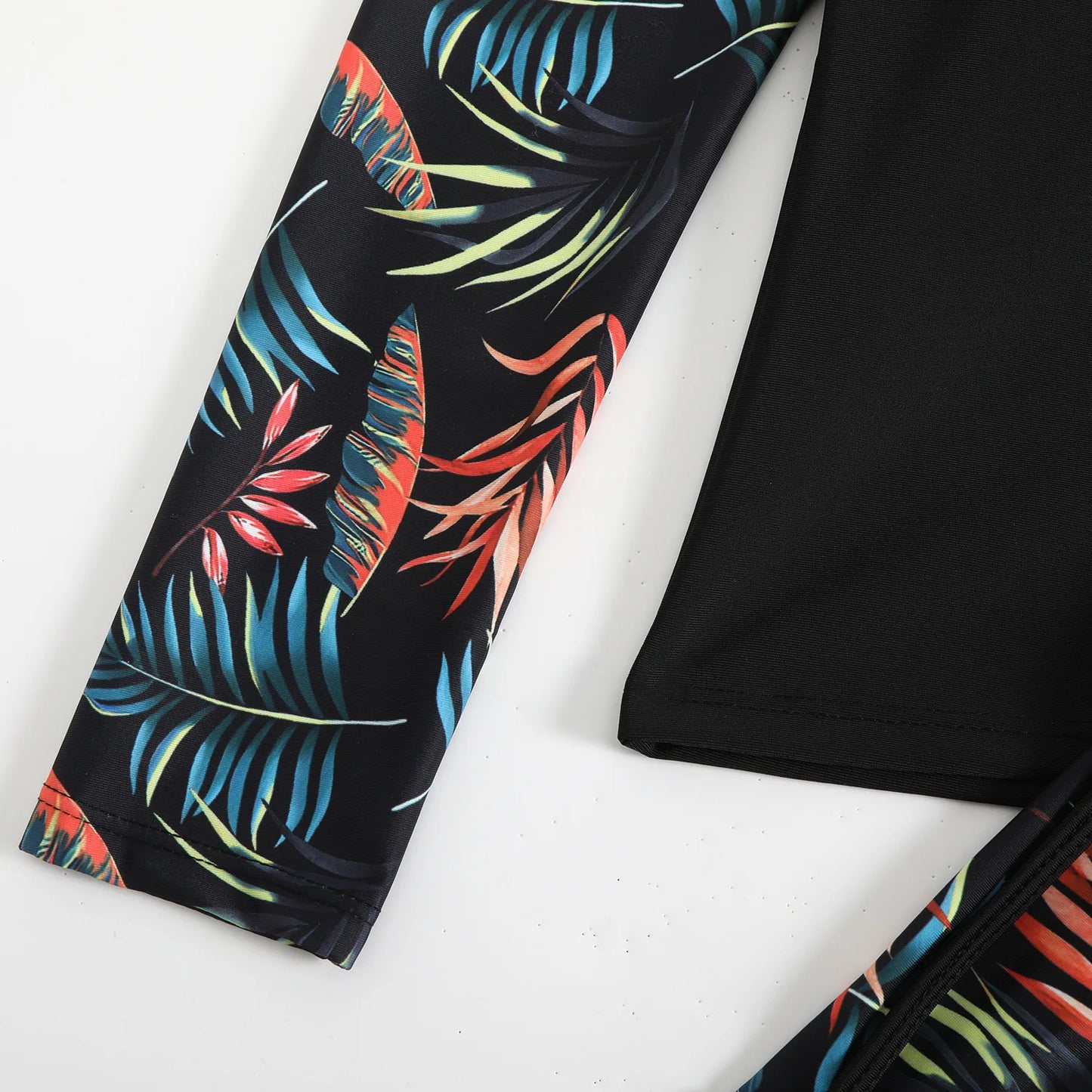 New 2026 Women's Vintage Print Swimsuit Rash Guards Long Sleeve Swimwear Surfing Sports Pool Swimming Suit Two-Piece Bath Suits