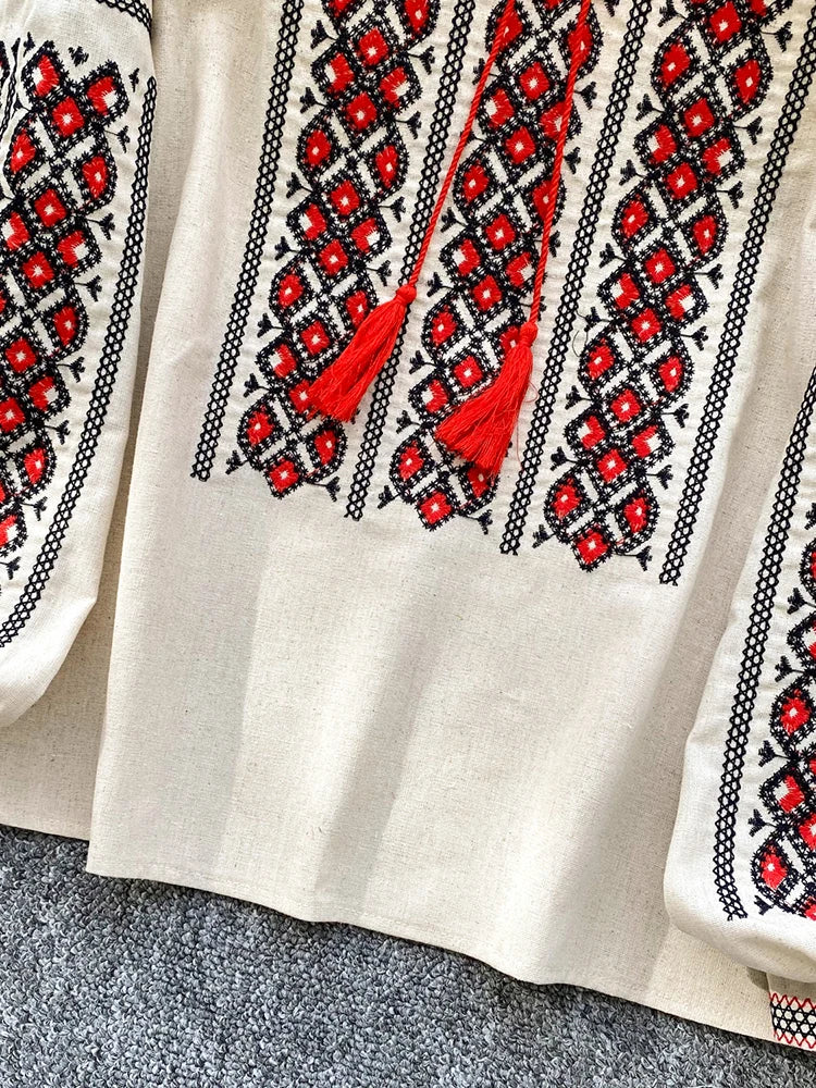 Women Autumn Blouse Bohemian Retro Ethnic Style Embroidered Shirt Loose Lantern Sleeve Top Female Pullovers 3 Colors BL246