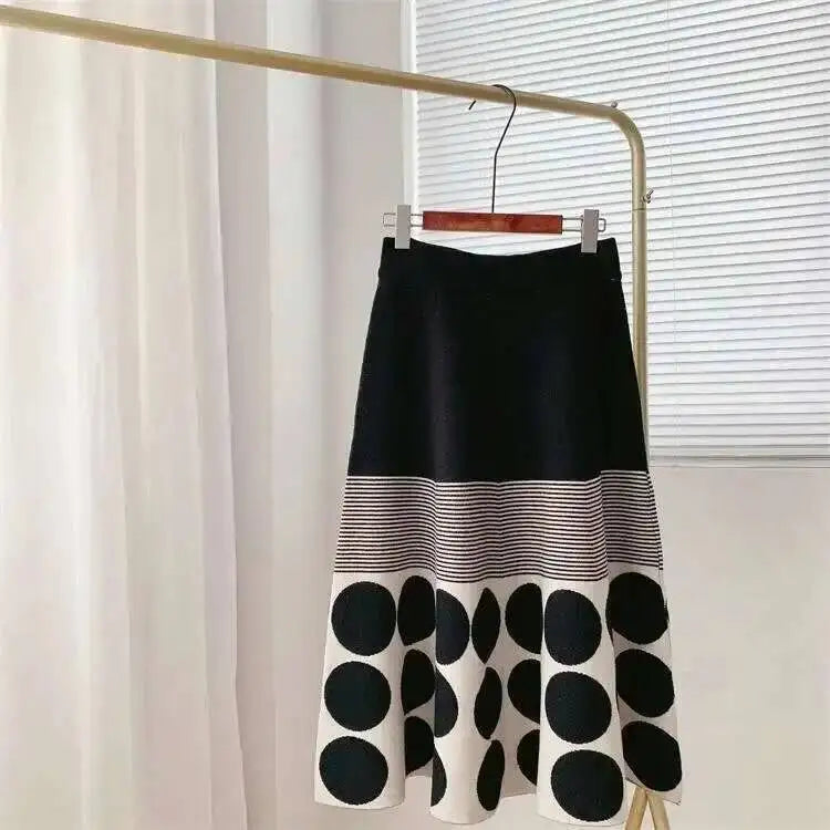 [EWQ]Japan Style Polka Dots Knitted High Waist Skirt Women's 2025 New Autumn Winter Oofice Lady Elastic A-line Pleated Midiskirt