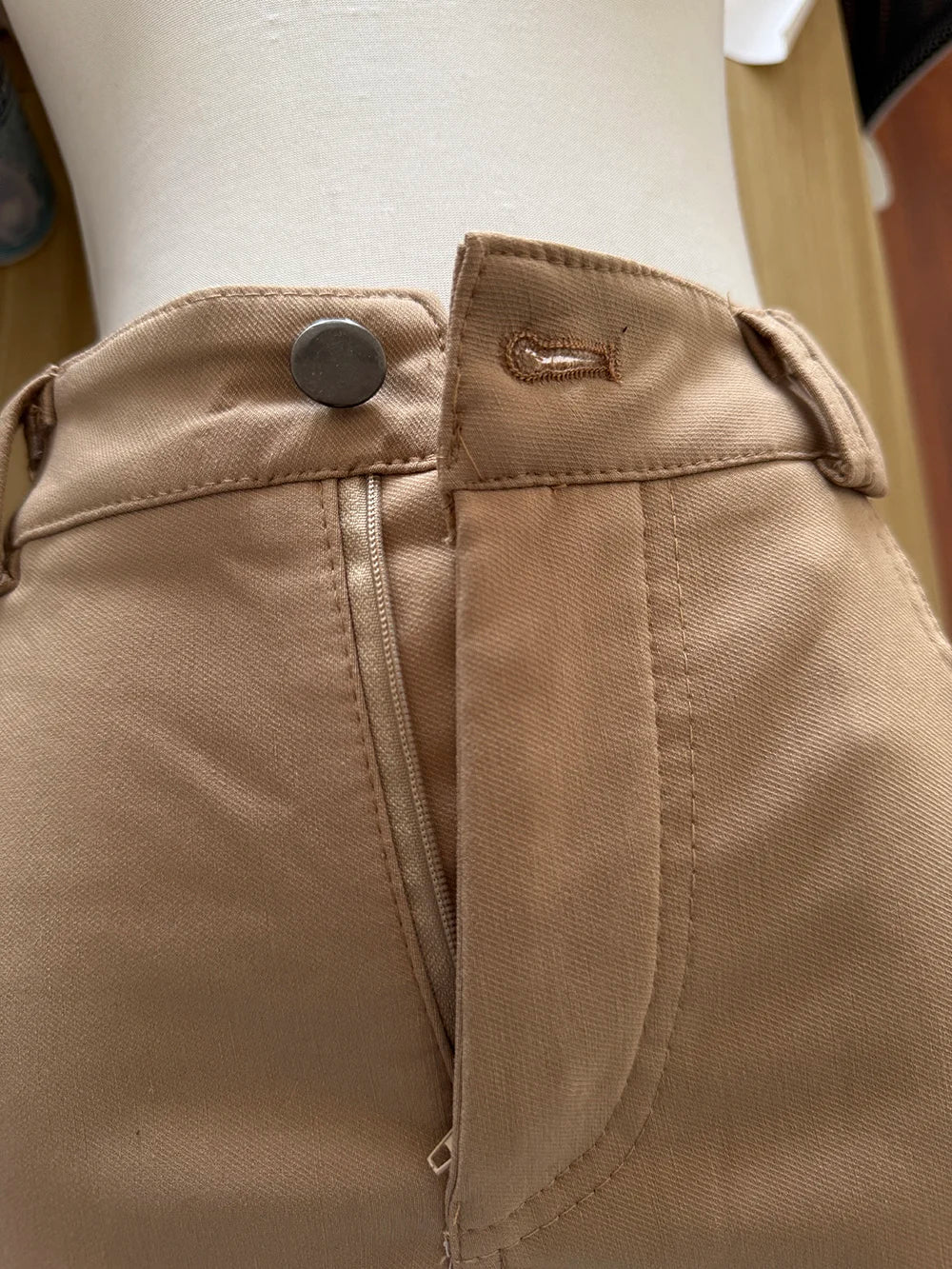 Khaki Casual Pants for Women Autumn and Winter Outerwear Booty Shorts Hips Elastic Tight Design High Waist Slimming Shorts Women