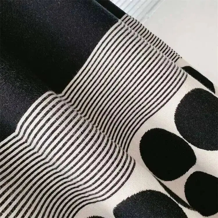 [EWQ]Japan Style Polka Dots Knitted High Waist Skirt Women's 2025 New Autumn Winter Oofice Lady Elastic A-line Pleated Midiskirt