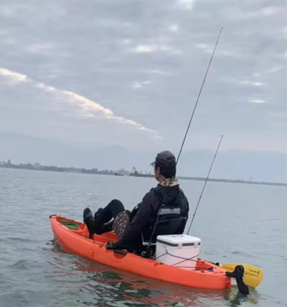 2025 Portable LLDPE Kayak With Split Hard Shell Electric Pedal-Driven Canoe For Solo Tandem Lake Sea Adventures Modular Assembly