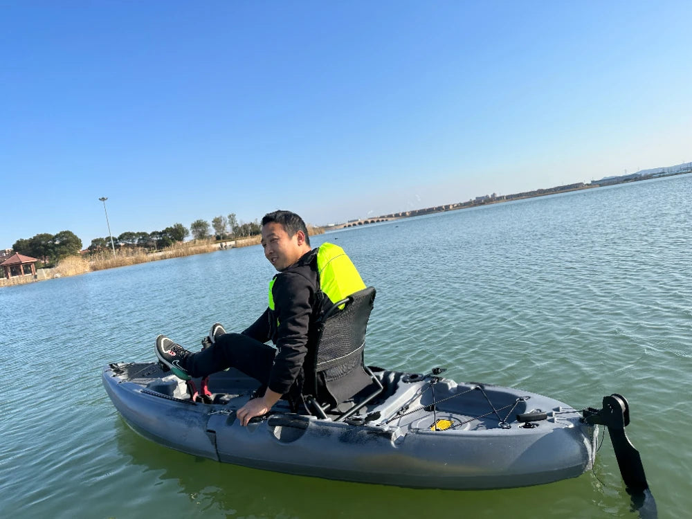 2025 Portable LLDPE Kayak With Split Hard Shell Electric Pedal-Driven Canoe For Solo Tandem Lake Sea Adventures Modular Assembly