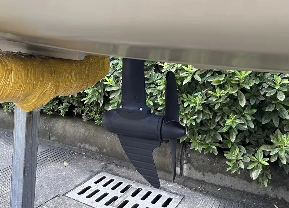 2025 Portable LLDPE Kayak With Split Hard Shell Electric Pedal-Driven Canoe For Solo Tandem Lake Sea Adventures Modular Assembly