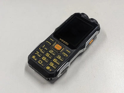 YEEMI Q8 GSM 2G Rugged Phone Big Battery Dual Flashlight 2.4inches HD Screen Dual SIM Mobile Phone Large Button Cellphone