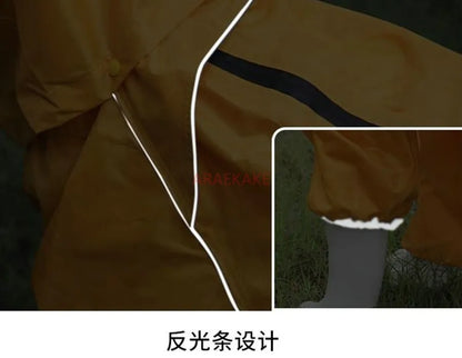 Pet dog, big dog, medium to large dog, golden haired Samoyed, Alaska, all inclusive raincoat, hooded bag, tail rain gear