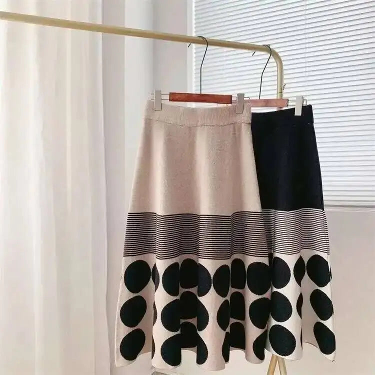[EWQ]Japan Style Polka Dots Knitted High Waist Skirt Women's 2025 New Autumn Winter Oofice Lady Elastic A-line Pleated Midiskirt