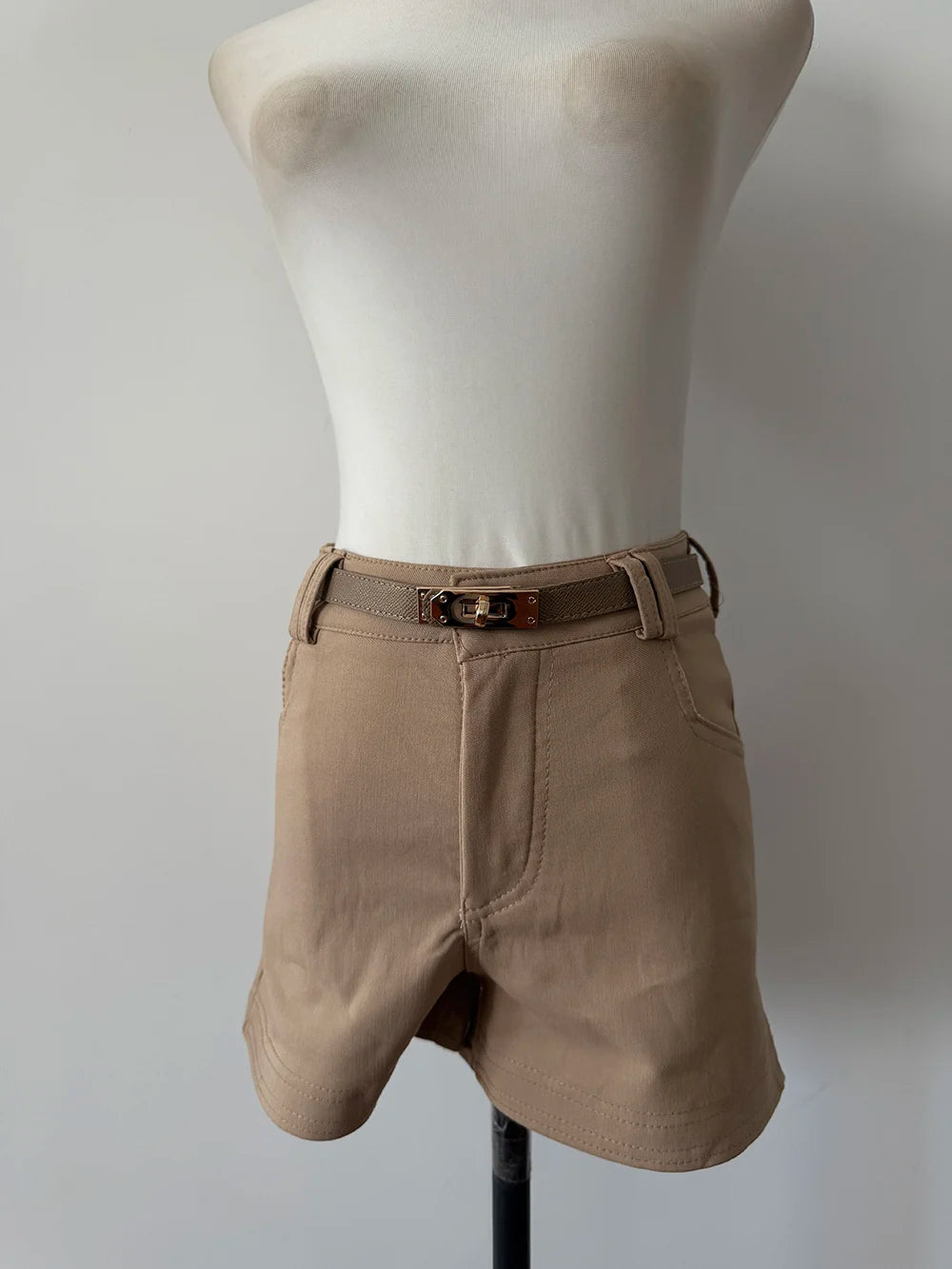 Khaki Casual Pants for Women Autumn and Winter Outerwear Booty Shorts Hips Elastic Tight Design High Waist Slimming Shorts Women
