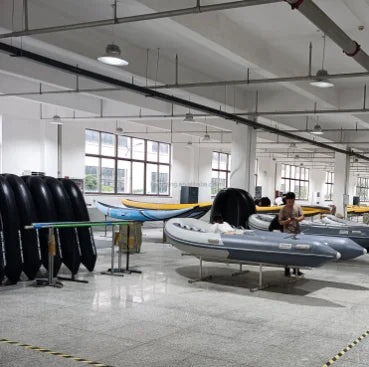 China Factory Cheap 6 Meters 10 Seats  Yacht Luxury Boat Yacht for Water River Park  Sea Beach Tourism