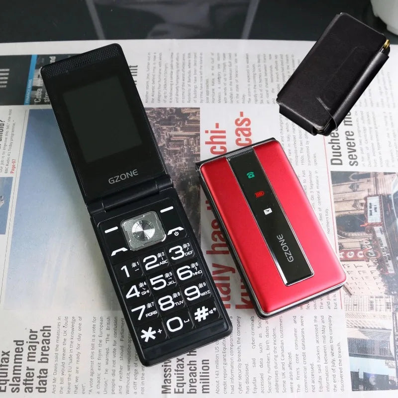 Low Price 2G GSM Folde Phone For Elderly Push-Button Durable Battery Quick Dial Loud Voice Two Sim Unlocked Foldable Cellphone