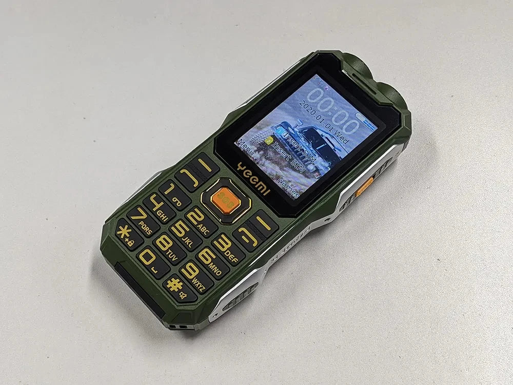 YEEMI Q8 GSM 2G Rugged Phone Big Battery Dual Flashlight 2.4inches HD Screen Dual SIM Mobile Phone Large Button Cellphone