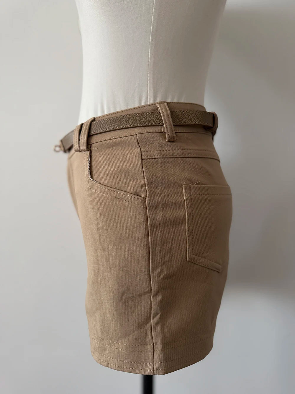 Khaki Casual Pants for Women Autumn and Winter Outerwear Booty Shorts Hips Elastic Tight Design High Waist Slimming Shorts Women
