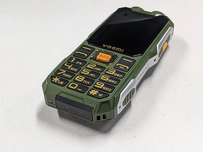 YEEMI Q8 GSM 2G Rugged Phone Big Battery Dual Flashlight 2.4inches HD Screen Dual SIM Mobile Phone Large Button Cellphone