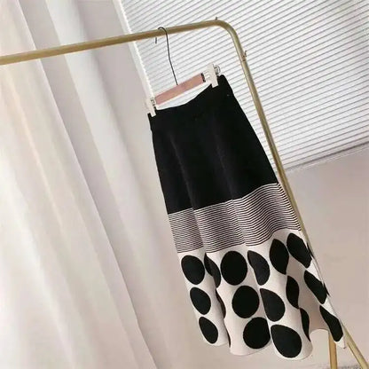 [EWQ]Japan Style Polka Dots Knitted High Waist Skirt Women's 2025 New Autumn Winter Oofice Lady Elastic A-line Pleated Midiskirt